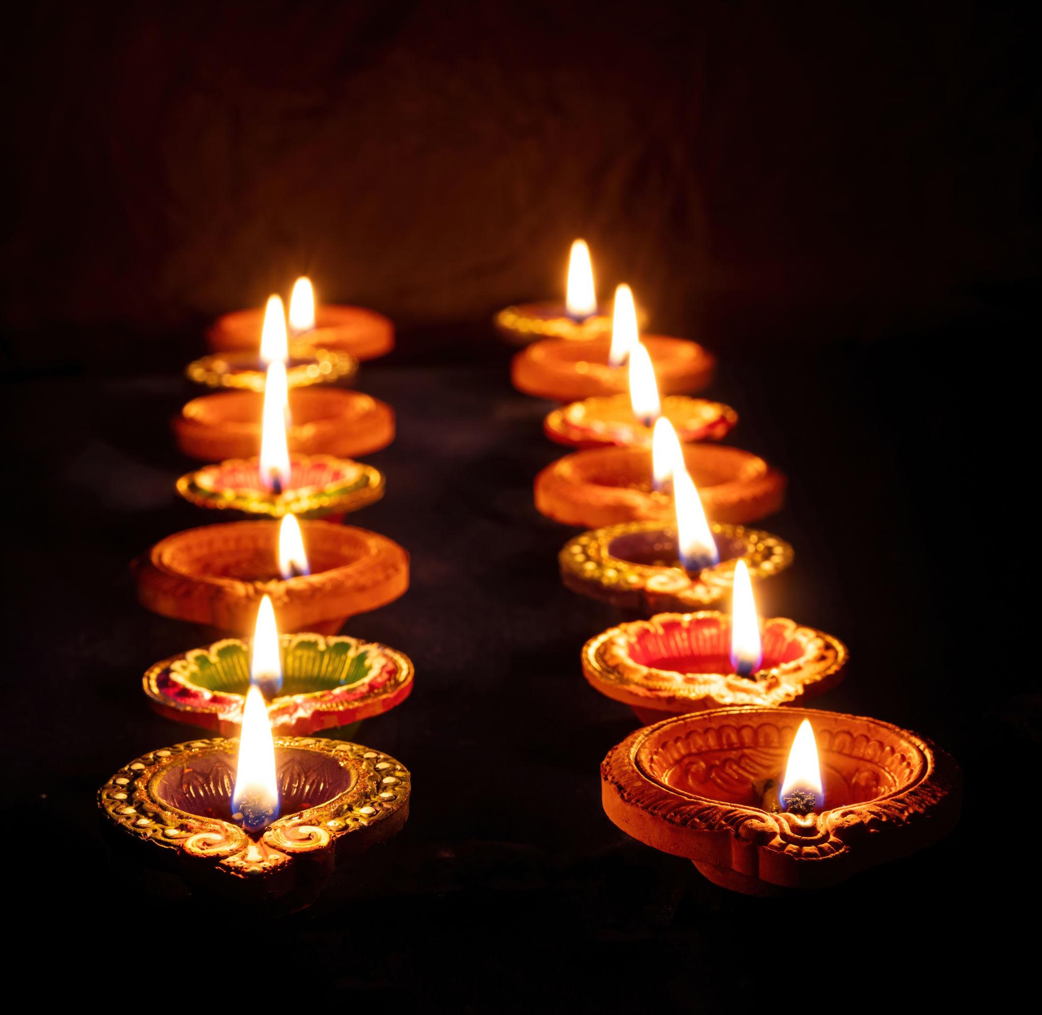 Diwali Deepdaan Ritual: The Symbolism of Offering Light and Sharing Hope